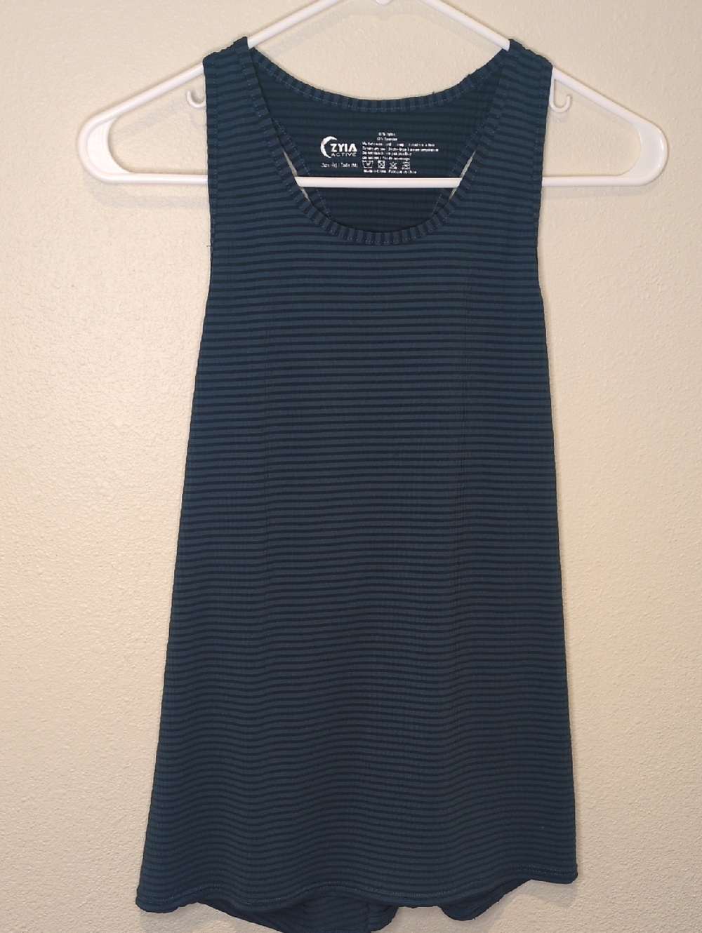 Zyia Active Teal and Black Micro-Striped Tank Size Medium